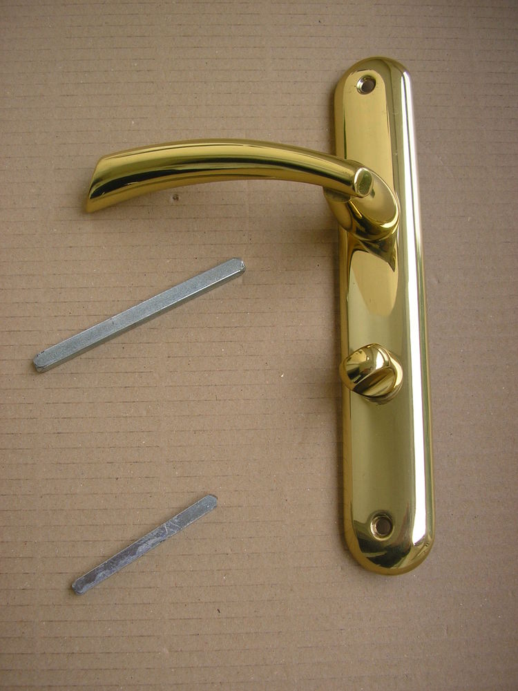 Poign�e de WC 15 N�mes (30)