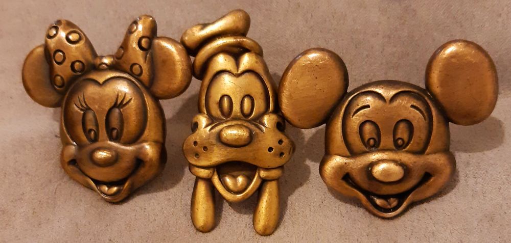 Poign�es Disney 15 Pau (64)