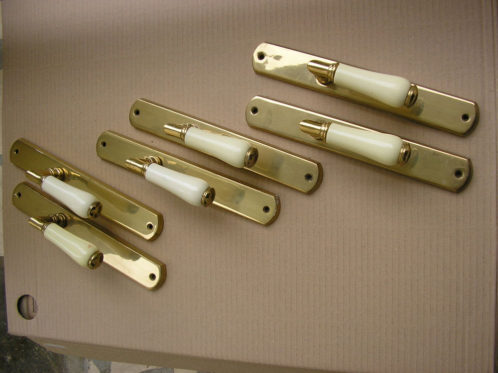 Poign�es Divers 12 N�mes (30)