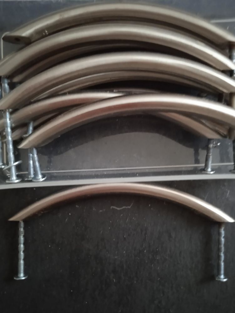  14 poign�es meuble de cuisine 0 Angers (49)