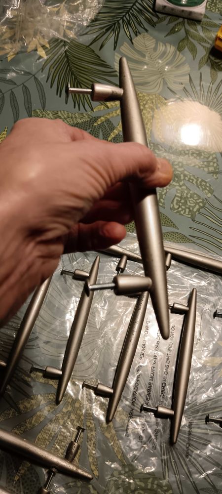 Lot de 15 Poign�es de placard 10 Auppegard (76)