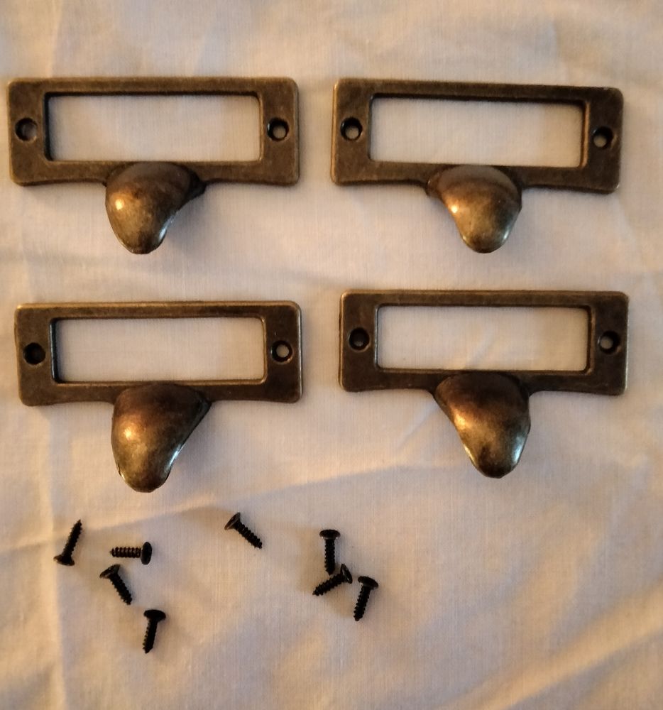 Lot de poign�es porte-�tiquette. 12 Vierzon (18)