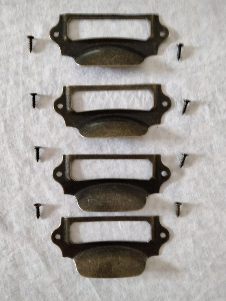 4 poign�es porte-�tiquettes. 12 Vierzon (18)