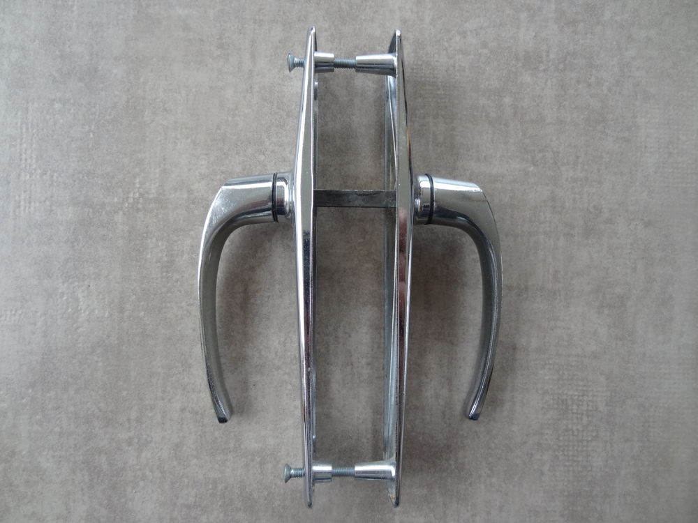  Poign�es de portes 3.5 Le P�chereau (36)