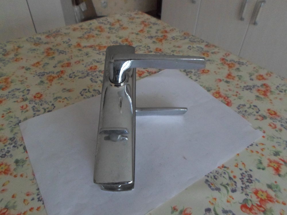 poignets de porte chrom�es 8 Arles (13)