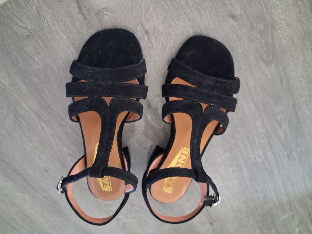 Pointure 33. Chaussures neuves 20 Saint-Joseph (97)