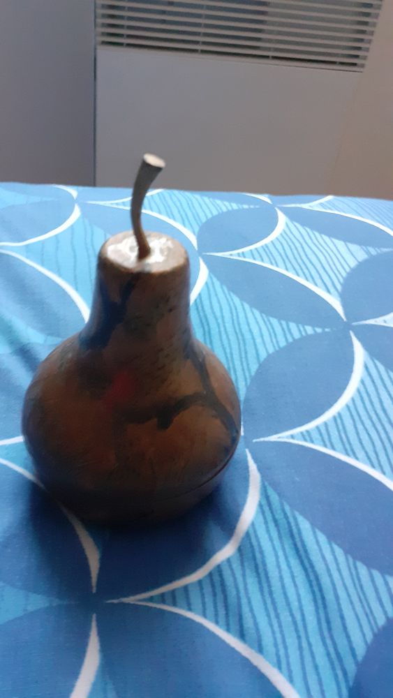 Poire en laiton 20 Saint-Martin-de-Rib�rac (24)