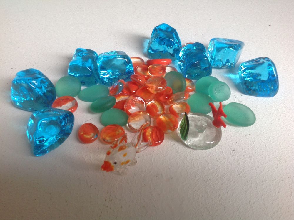 POISSON ALGUES GLA�ONS ET PETITS GALETS EN VERRE Envoi Possi 2 Tr�gunc (29)