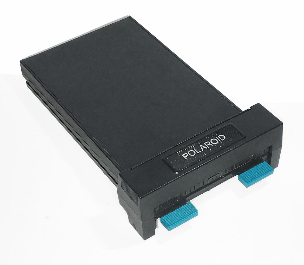 DOS POLAROID 4 X 5 INCH    MODEL 550 
20 euros 20 Creil (60)