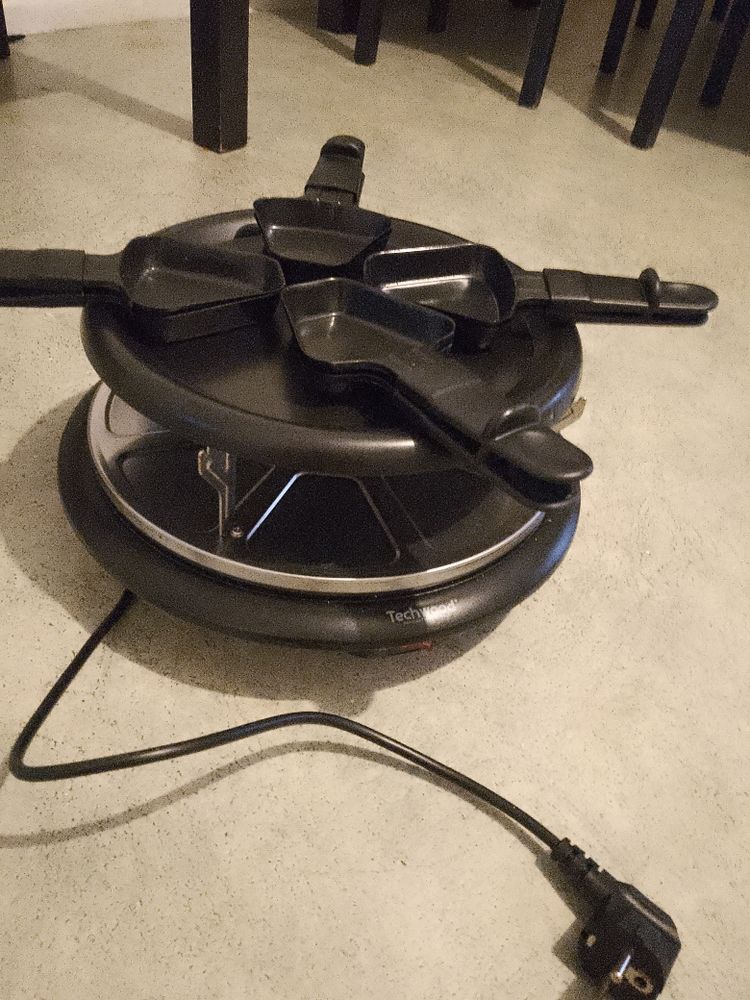 pole raclettes et barbecue et cr�pes sans le carton qui vient avec de la marque techwood 30 Marseille 4 (13)