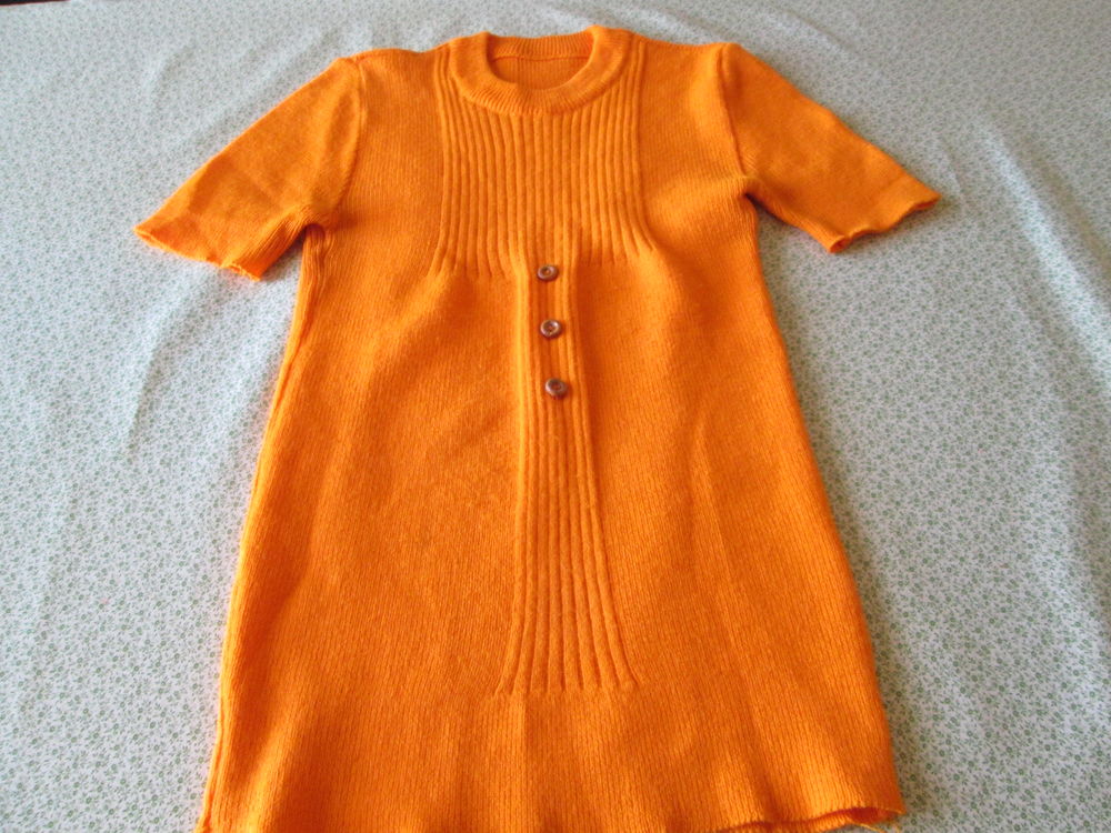 Polo orange fille tr�s bon �tat 10 Bourgoin-Jallieu (38)