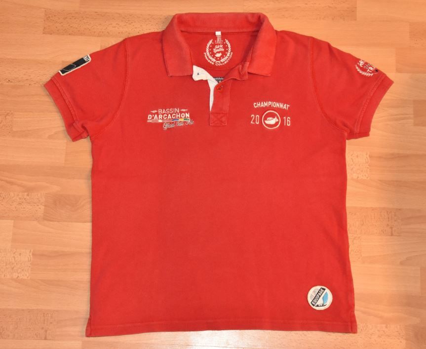 12 ans. Polo rouge.12 ans. PINASSE Collection. Tr�s bon �tat 20 Gujan-Mestras (33)