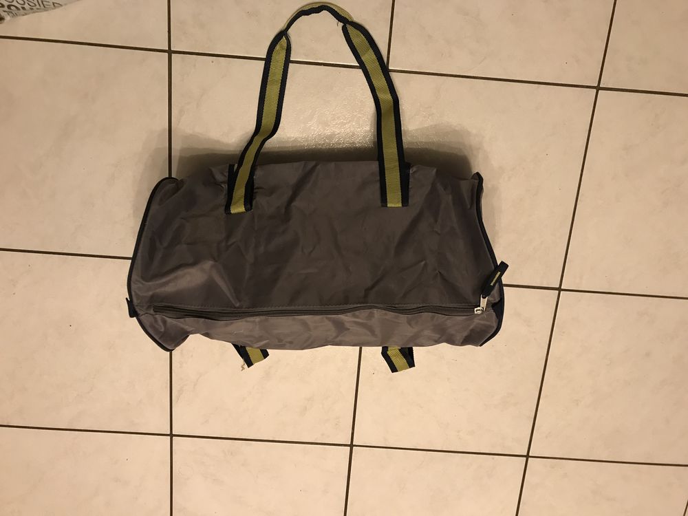 SAC POLOCHON  GRIS ET JAUNE 12 Saint-Genis-Laval (69)