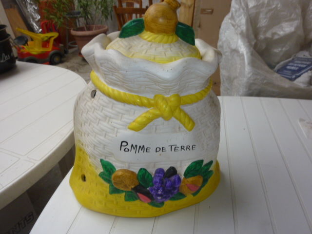 Pot � pommes de terre 3 Coutouvre (42)