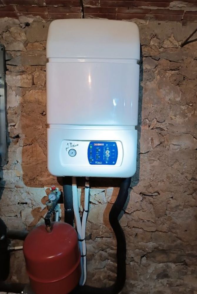 Pompe � chaleur Mitsubishi zubadan 8kw 
2100 Salindres (30)