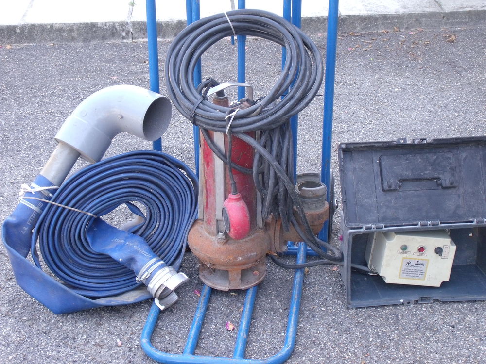 pompe eaux charg�es S�mison 900/50 �lectrique 220 v 480 Saint-Symphorien-d'Ozon (69)