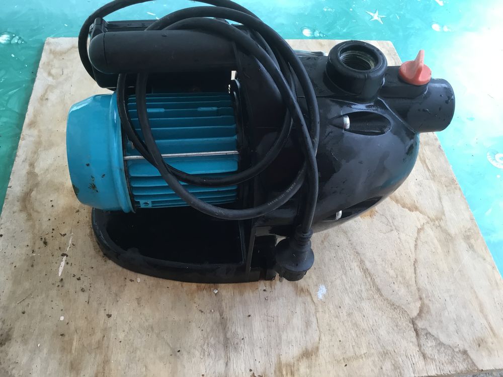 Pompe Gardena 3000/4 Cuve hs 30 Sceaux-du-G�tinais (45)