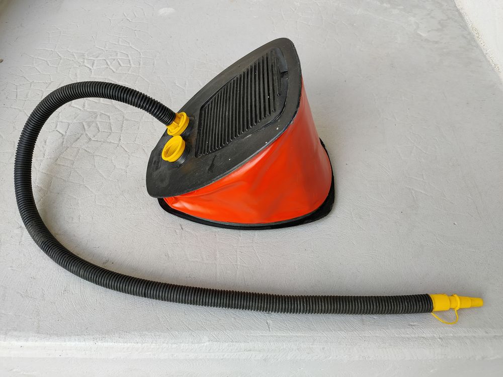 Pompe/Gonfleur � pied, grande capacit� 5L, bateau gonflable 5 Foncine-le-Haut (39)