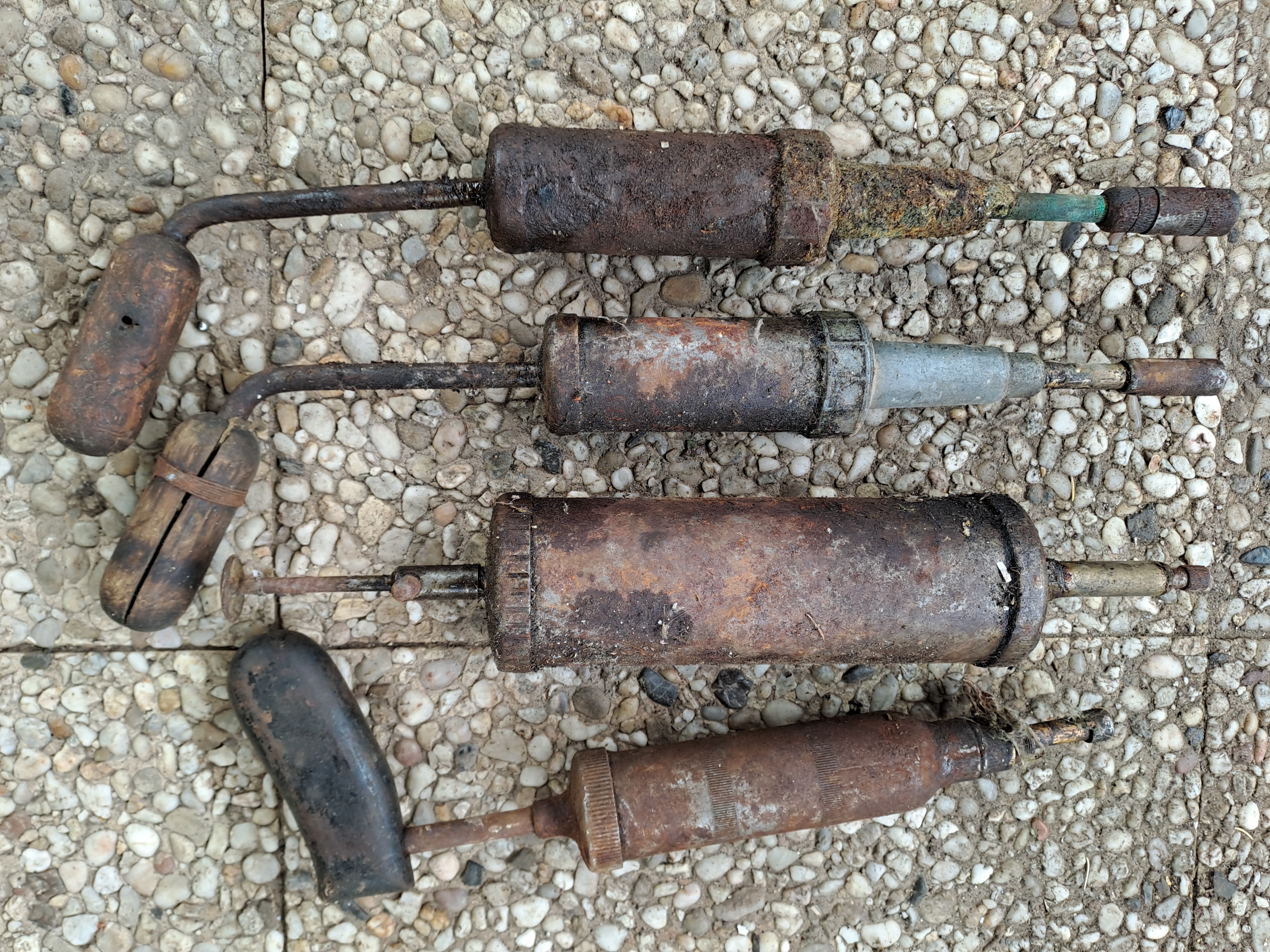 pompe a graisse 80 Montceaux-l�s-Provins (77)