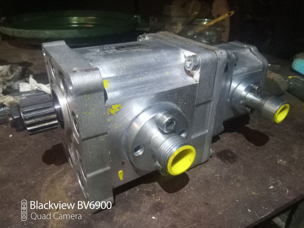 Pompe hydraulique double compl�te 44+6 150 Pind�res (47)