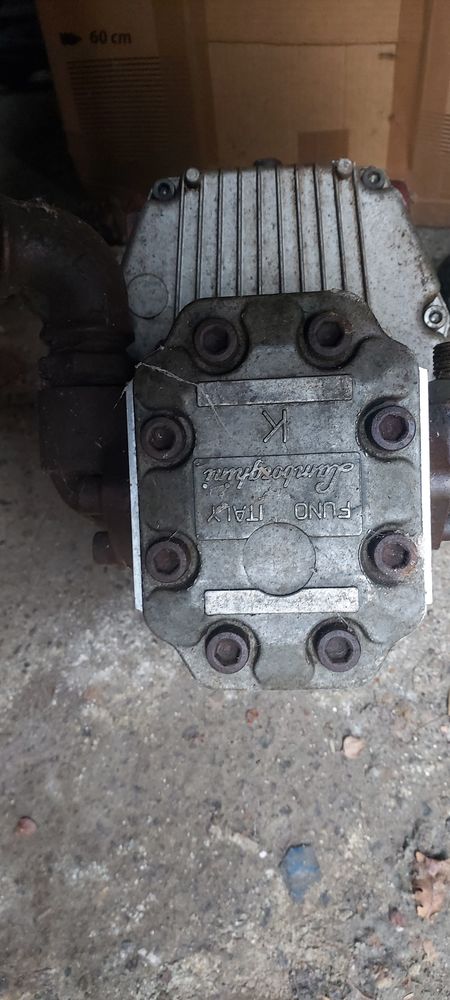 pompe hydraulique tracteur 1200 Roquefort (40)