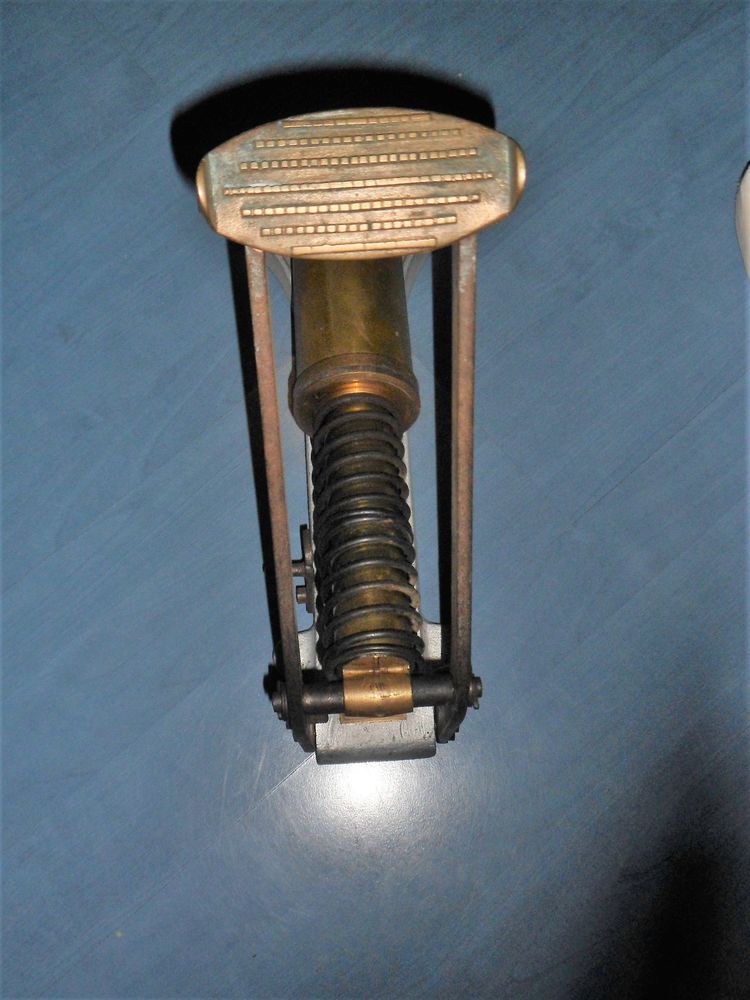 Pompe � pied EDCO Presta 50 Ivry-sur-Seine (94)