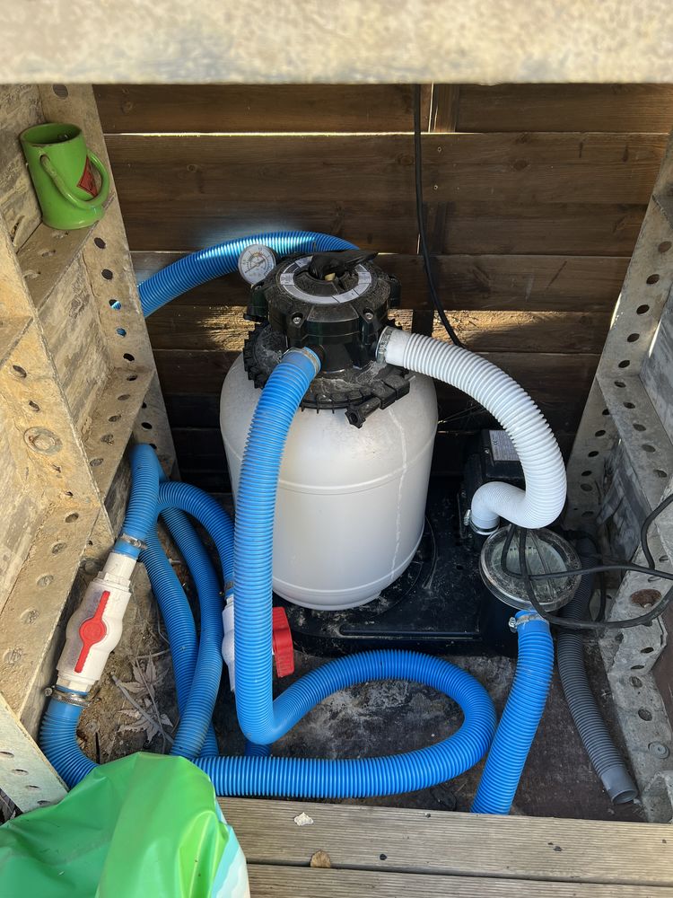 Pompe de piscine avec �chelle et les tuyaux 300 Perpignan (66)