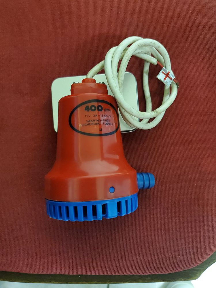 Pompe plastimo 400 manuelle 15 Villedieu-la-Blou�re (49)