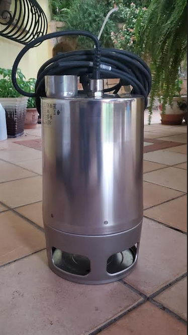 Pompe toutes eaux immerg�e en inox 0 Tourrette-Levens (06)