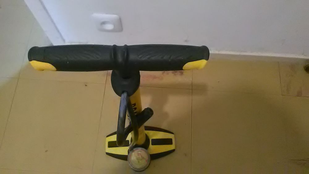 Pompe � v�lo 15 Le Loroux-Bottereau (44)