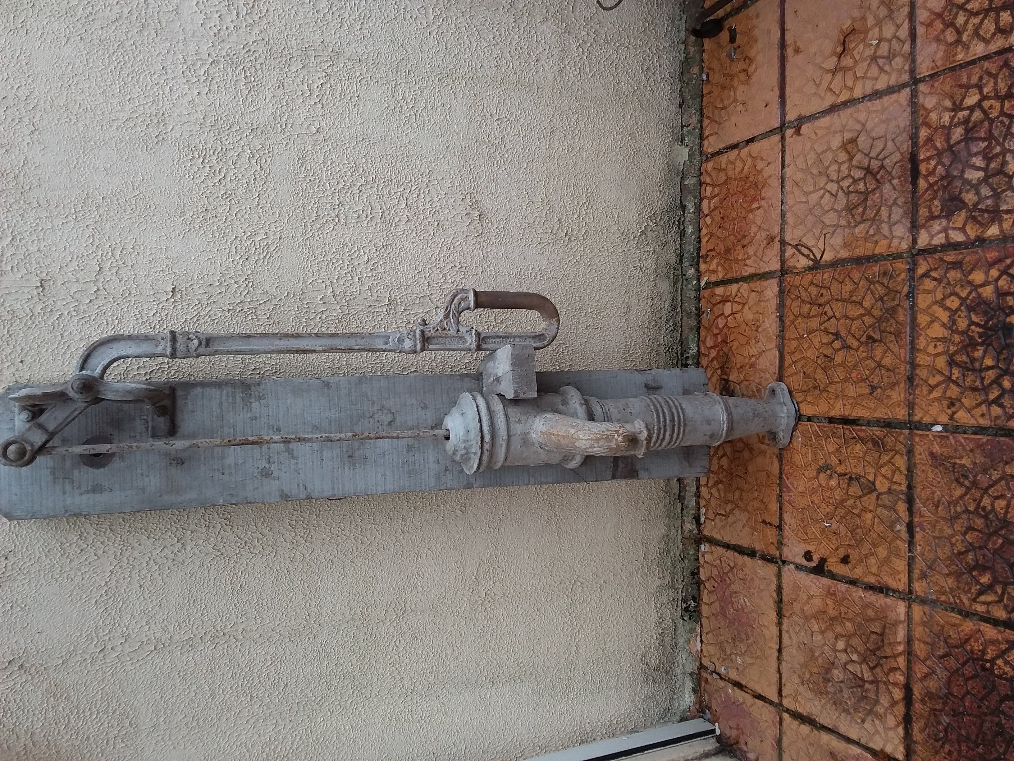 Pompe � eau 150 Wallers (59)