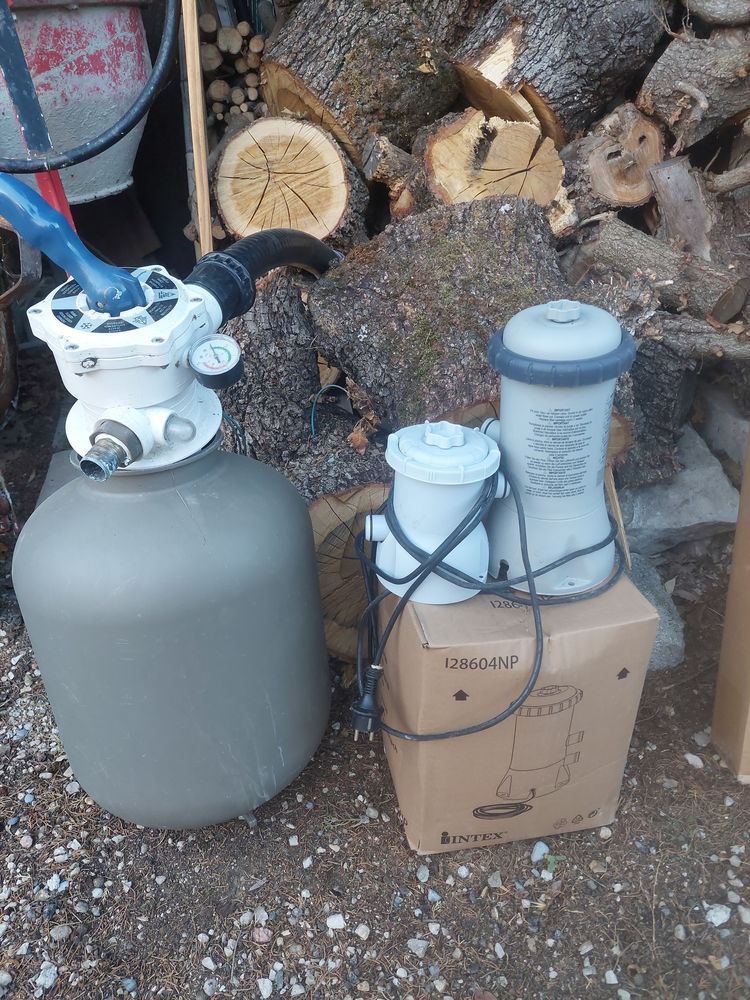 4 pompes diverses, 3 neuves 10 Valbonne (06)