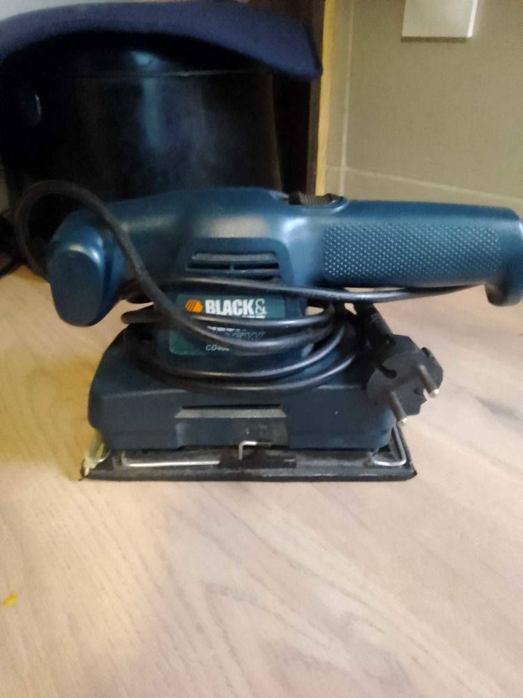 ponceuse Black et Decker 15 Saint-Cyr-sur-Loire (37)