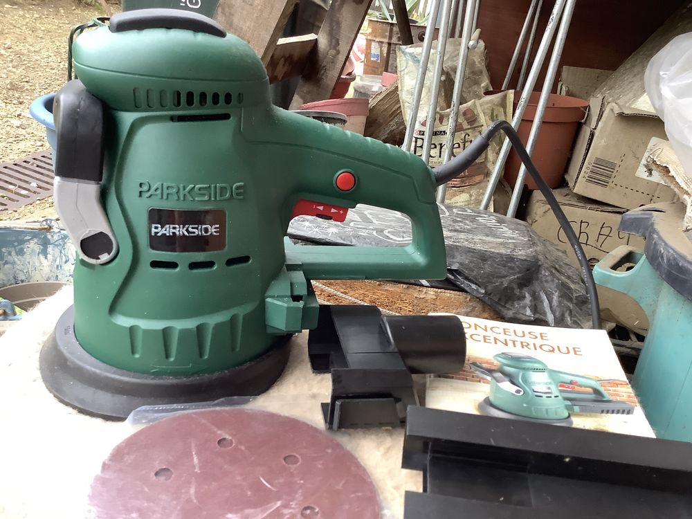 Ponceuse excentrique neuve 30 Bron (69)