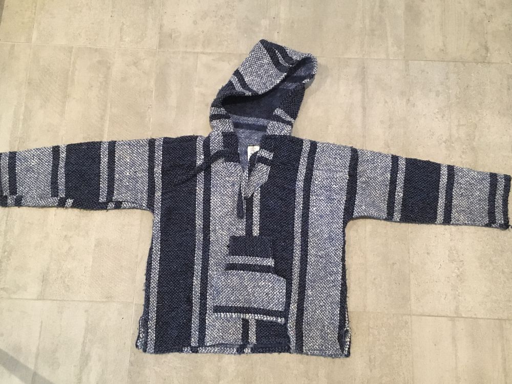 PONCHO ( article du Mexique ) - enfant 8 ans
8 Juvisy-sur-Orge (91)