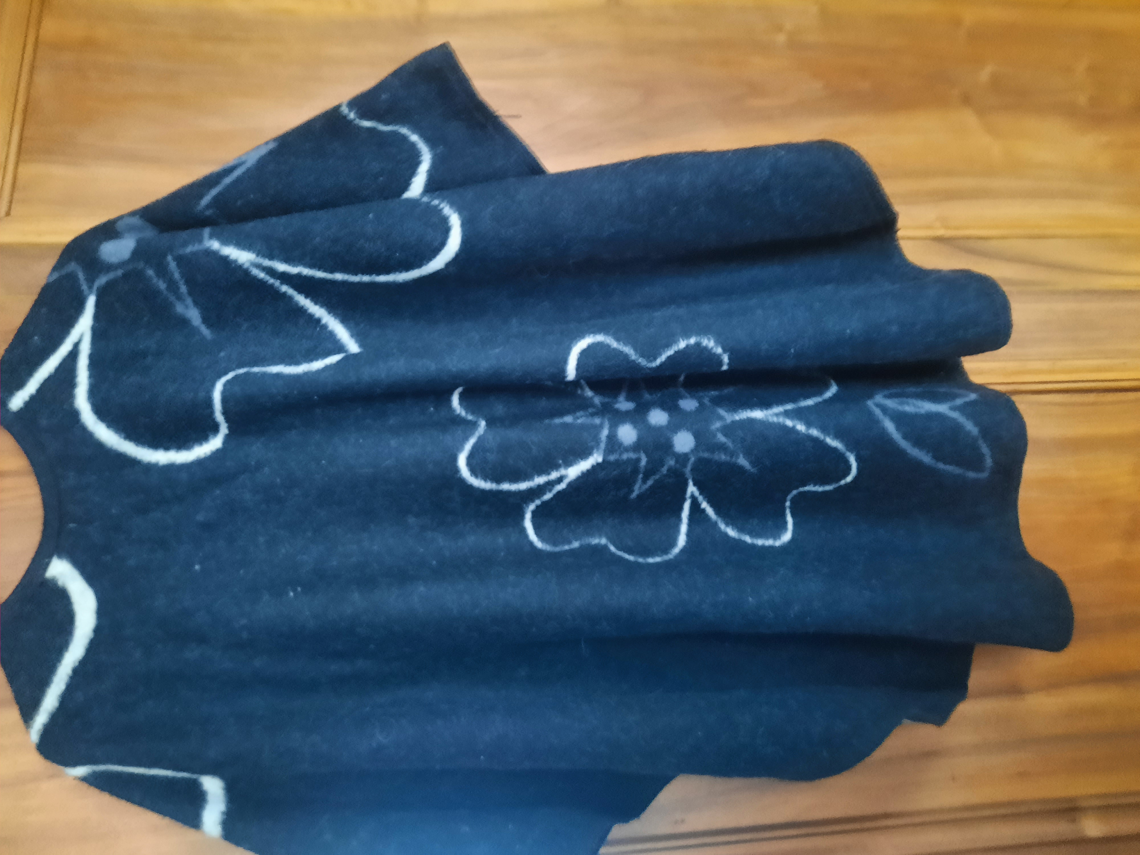 Poncho femme neuf 14 La Rochette (73)