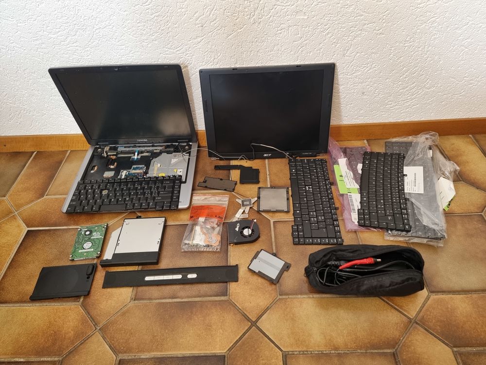 PC portable avec divers composants informatique 10 Vulbens (74)