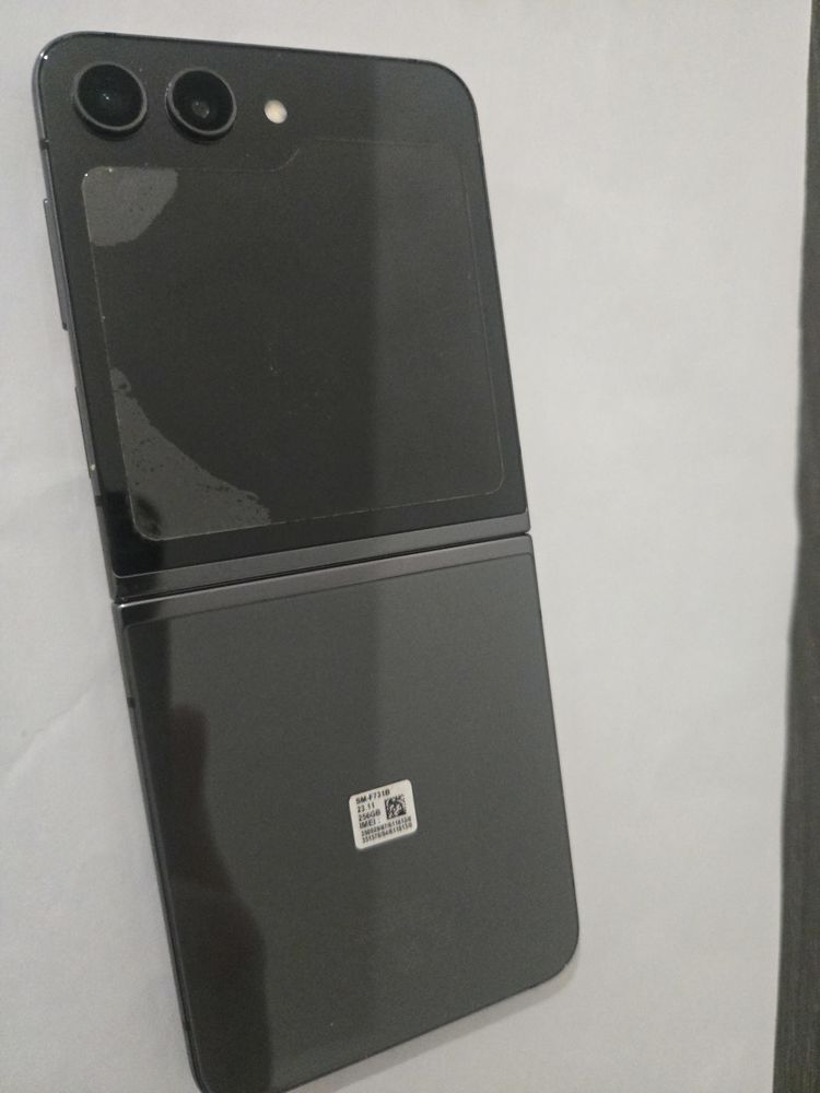 Tel portable Z Flip5, �tat neuf 77 400 Chelles (77)