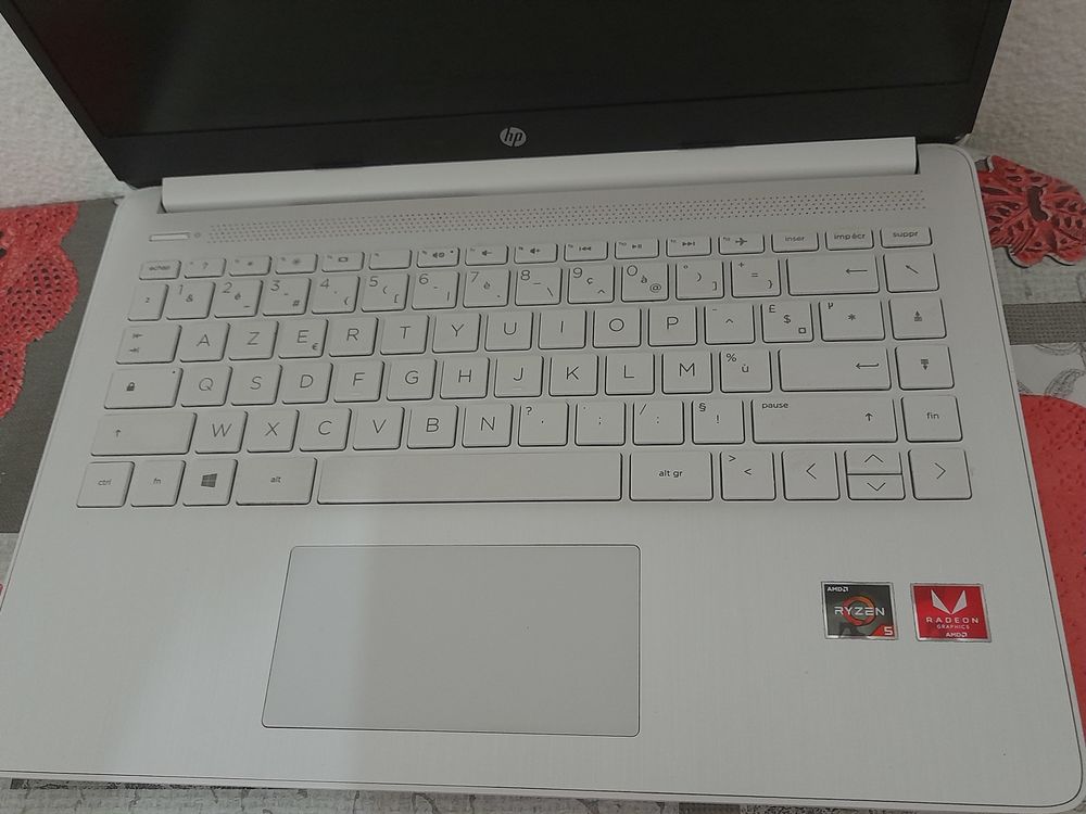 PC PORTABLE HP LAPTOP 14s 700 Lamentin (97)