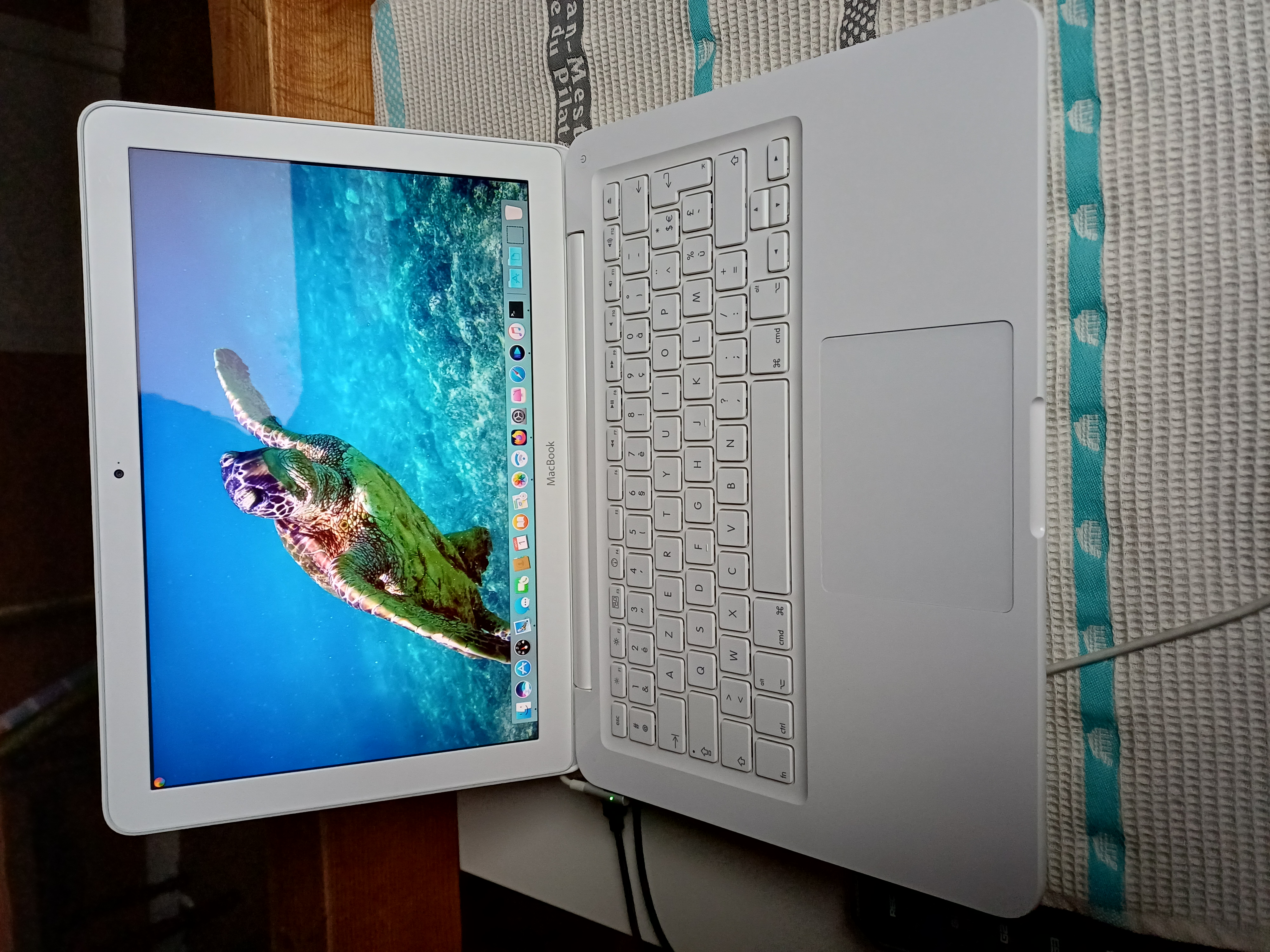 Portable Macbook A1342 Disque dur SSDB 500Go Neuf 8 go M�moi 125 Gron (89)