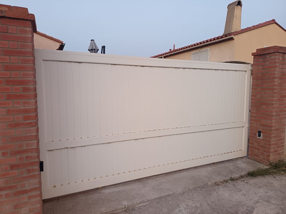 Portail aluminium coulissant 500 Rivesaltes (66)