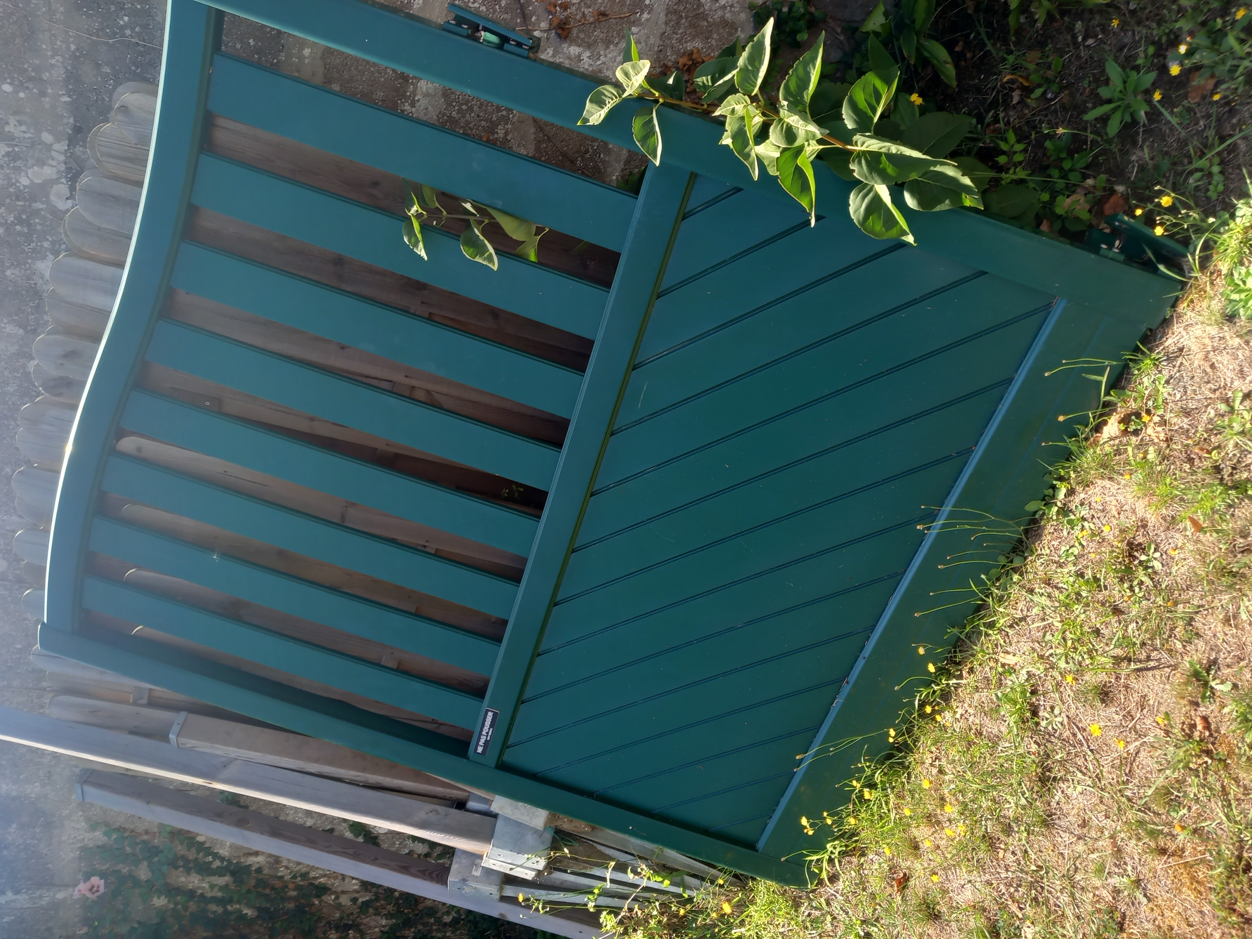 portail en aluminium laqu� vert fonc� 150 Challans (85)