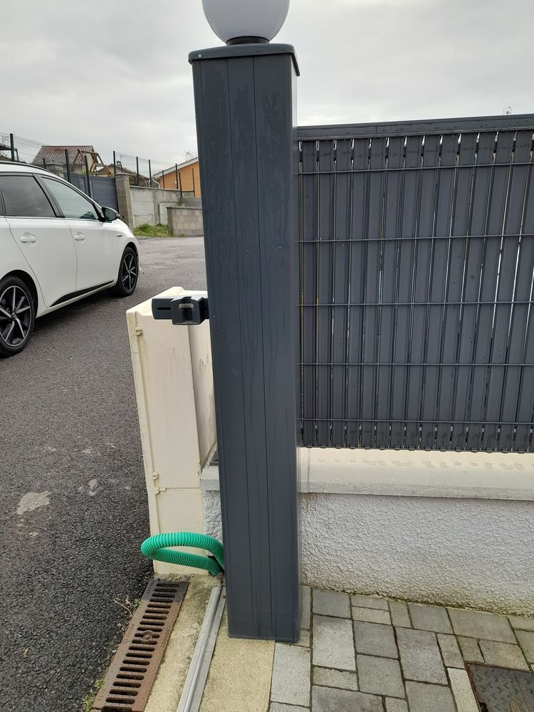 Portail en aluminium et pilier aluminium 0 Haute-Rivoire (69)