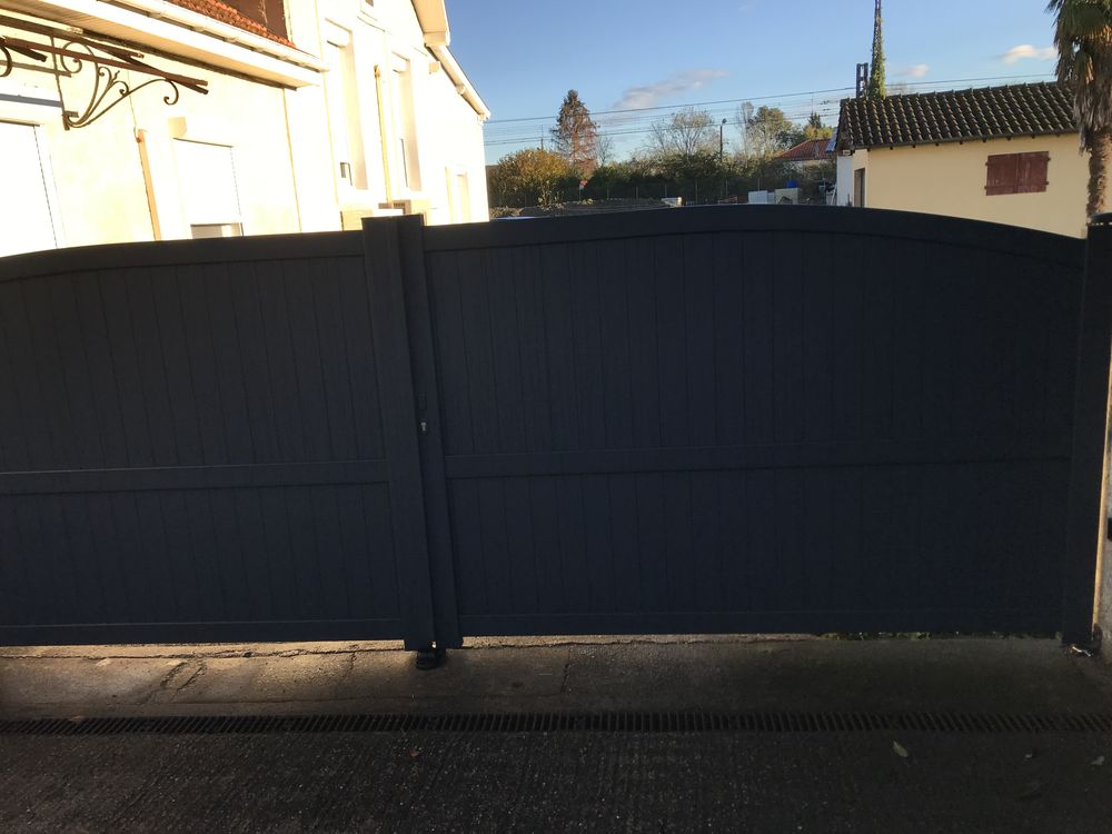 Portail automatique mister menuiserie complet garantie 
4000 Lescar (64)