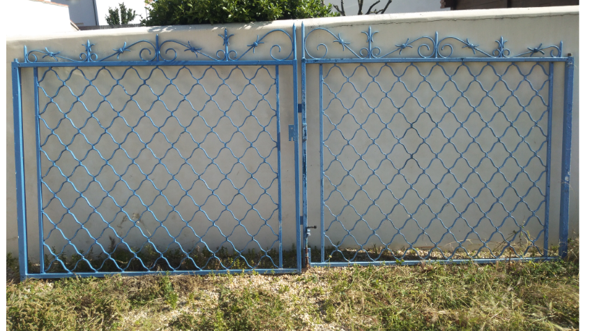 Portail deux vantaux, acier galva, ferronnerie d'art. 300 Nieul-sur-Mer (17)