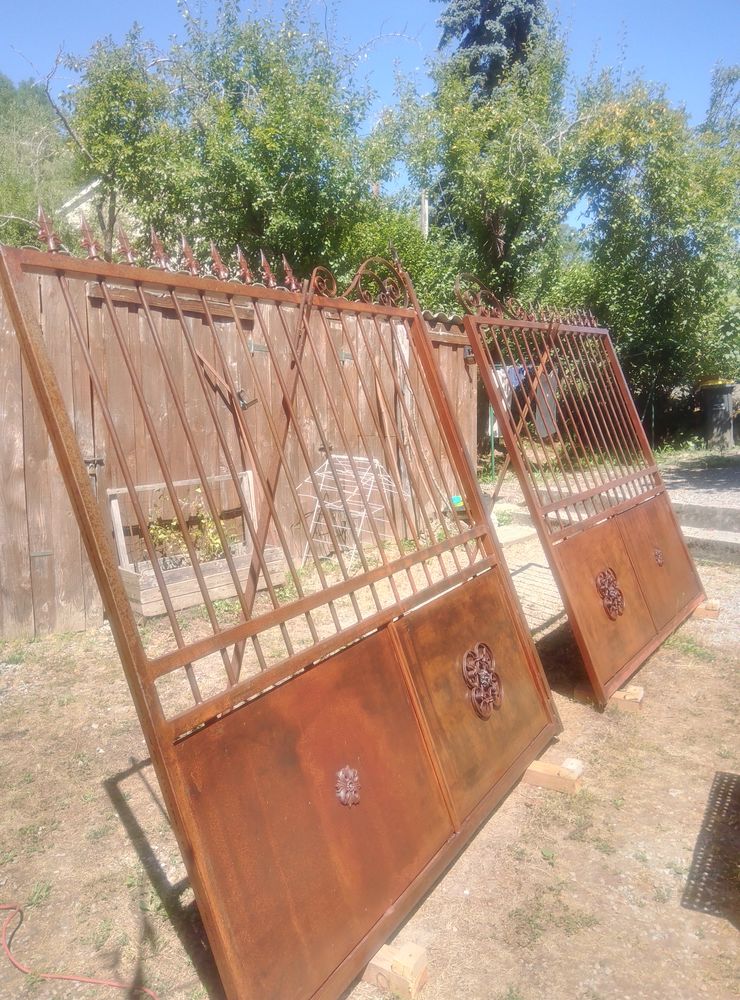 Portail double vantaux m�tal hauteur 2100 largeur 4000 1200 Foix (09)