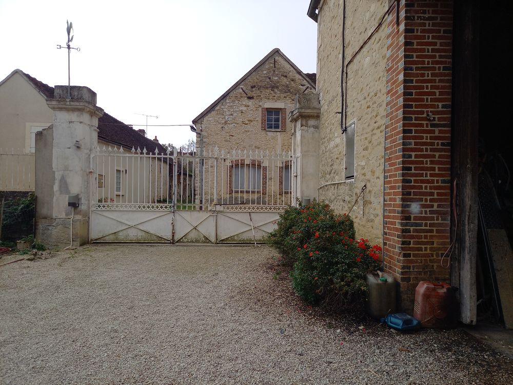  Portail entr�e cour 400 Roffey (89)