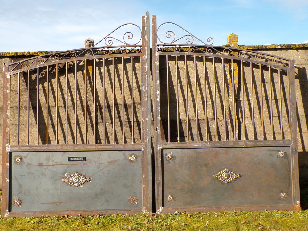 portail en fer forg� fait main 1790 Le Mans (72)