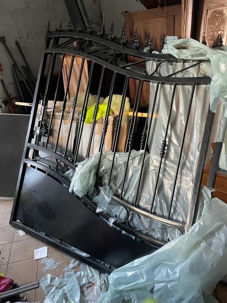 portail m�tallique neuf 450 Dijon (21)