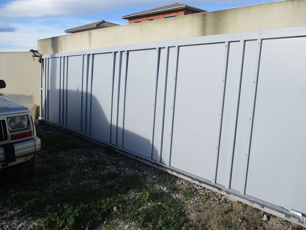 Portail m�tallique 300 Villeneuve-l�s-B�ziers (34)